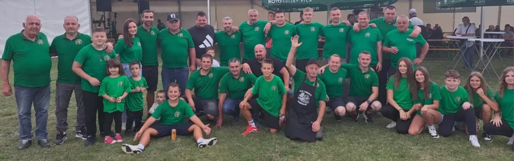 Slatinjanke iz Donjeg Slatnika skuhale najbolji čobanac u Tomici: „Uz sve što treba stavile smo u čobanac i obilje ljubavi“