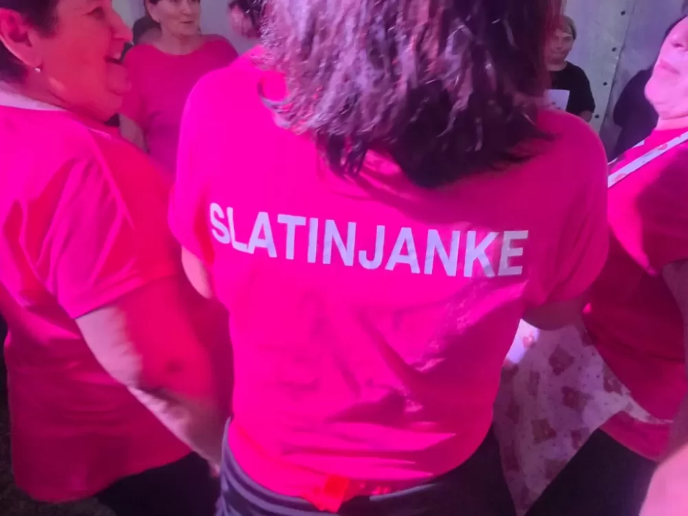 Slatinjanke iz Donjeg Slatnika skuhale najbolji čobanac u Tomici: „Uz sve što treba stavile smo u čobanac i obilje ljubavi“