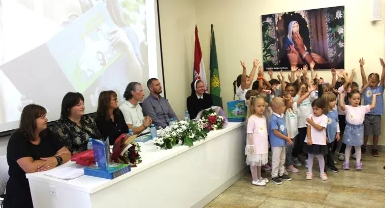 Održano predstavljanje slikovnice ʼMajčine suze-vrelo naše radostiʼ 