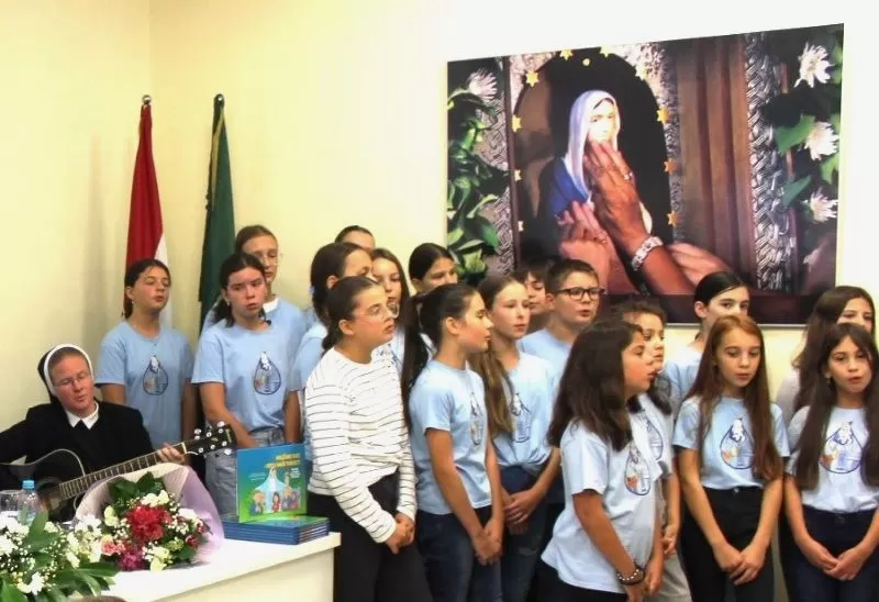Održano predstavljanje slikovnice ʼMajčine suze-vrelo naše radostiʼ 
