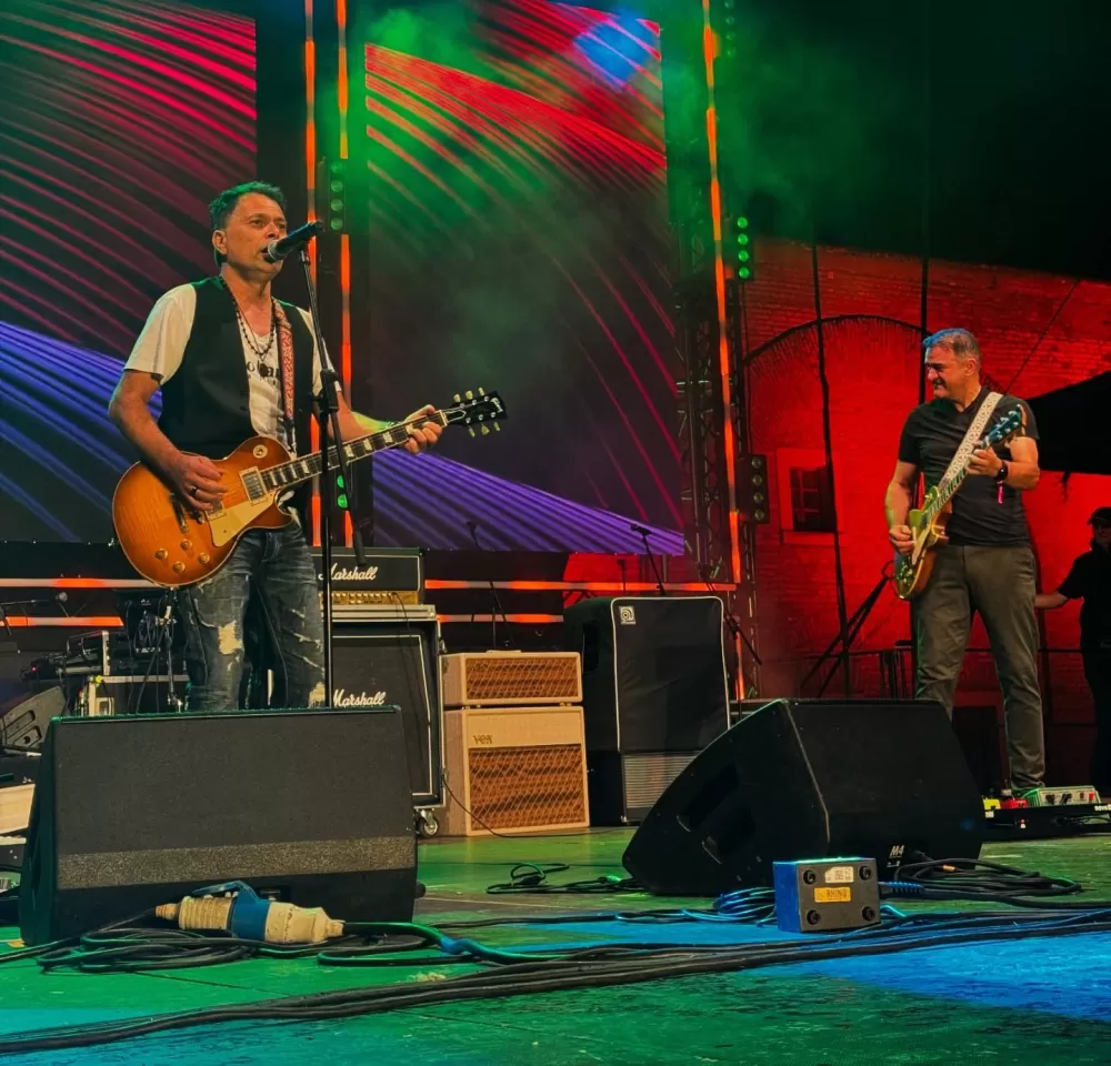 ZAVRŠIO 9. SLAVONIJA FEST CMC 200 - Oduševile mlade rock snage i Denis&Denis