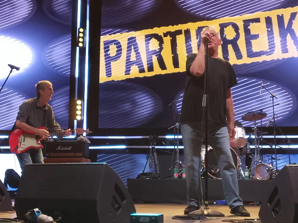 ZAVRŠIO 9. SLAVONIJA FEST CMC 200 - Oduševile mlade rock snage i Denis&Denis