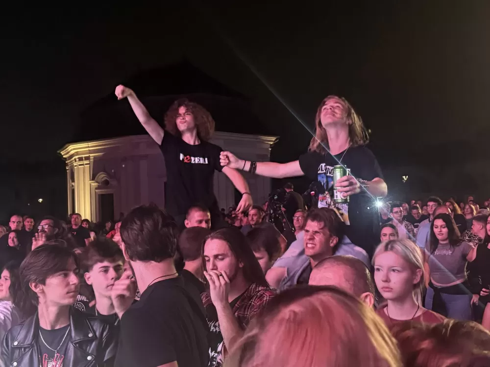 ZAVRŠIO 9. SLAVONIJA FEST CMC 200 - Oduševile mlade rock snage i Denis&Denis