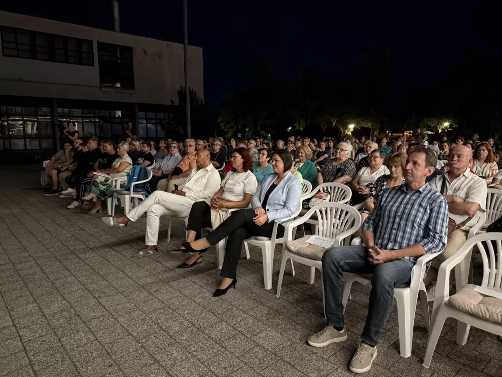Uspješno otvoren 18. Festival amaterskih kazališta – Prva večer obilježena izvedbom predstave „Narikače“