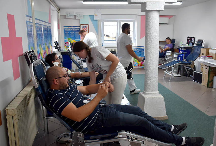 TRODNEVNA AKCIJA DARIVANJA KRVI U POŽEŠKOM CRVENOM KRIŽU: Ponovo izuzetan odaziv [FOTO]