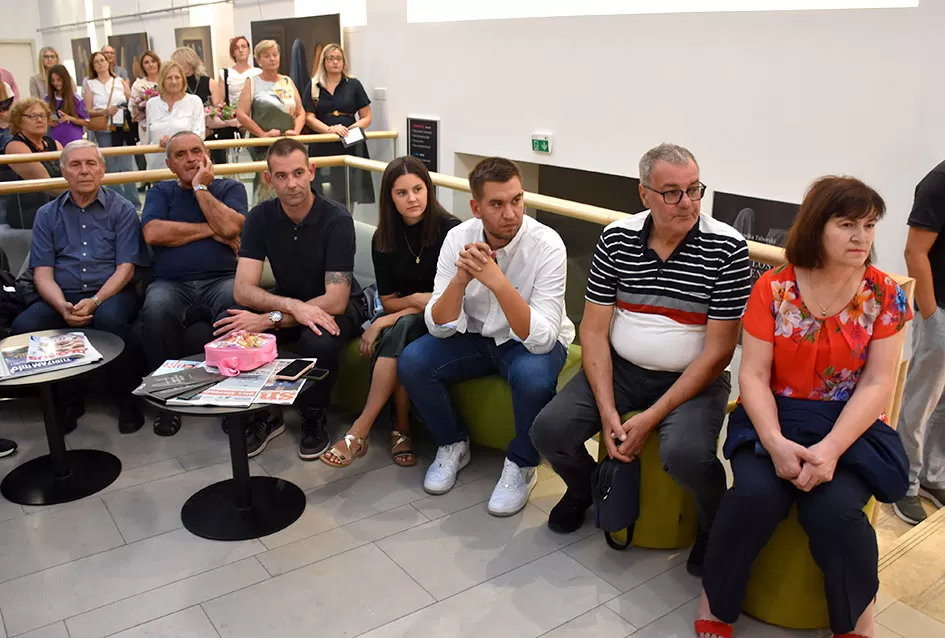 Akademska slikarica, Monika Taborski, Požežanka sa zagrebačkom adresom izlaže u Požegi 