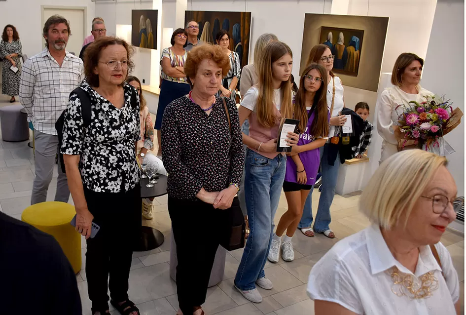 Akademska slikarica, Monika Taborski, Požežanka sa zagrebačkom adresom izlaže u Požegi 