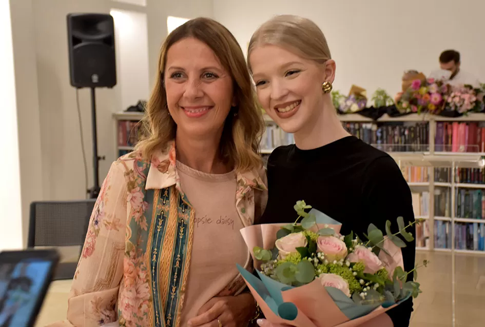 Akademska slikarica, Monika Taborski, Požežanka sa zagrebačkom adresom izlaže u Požegi 