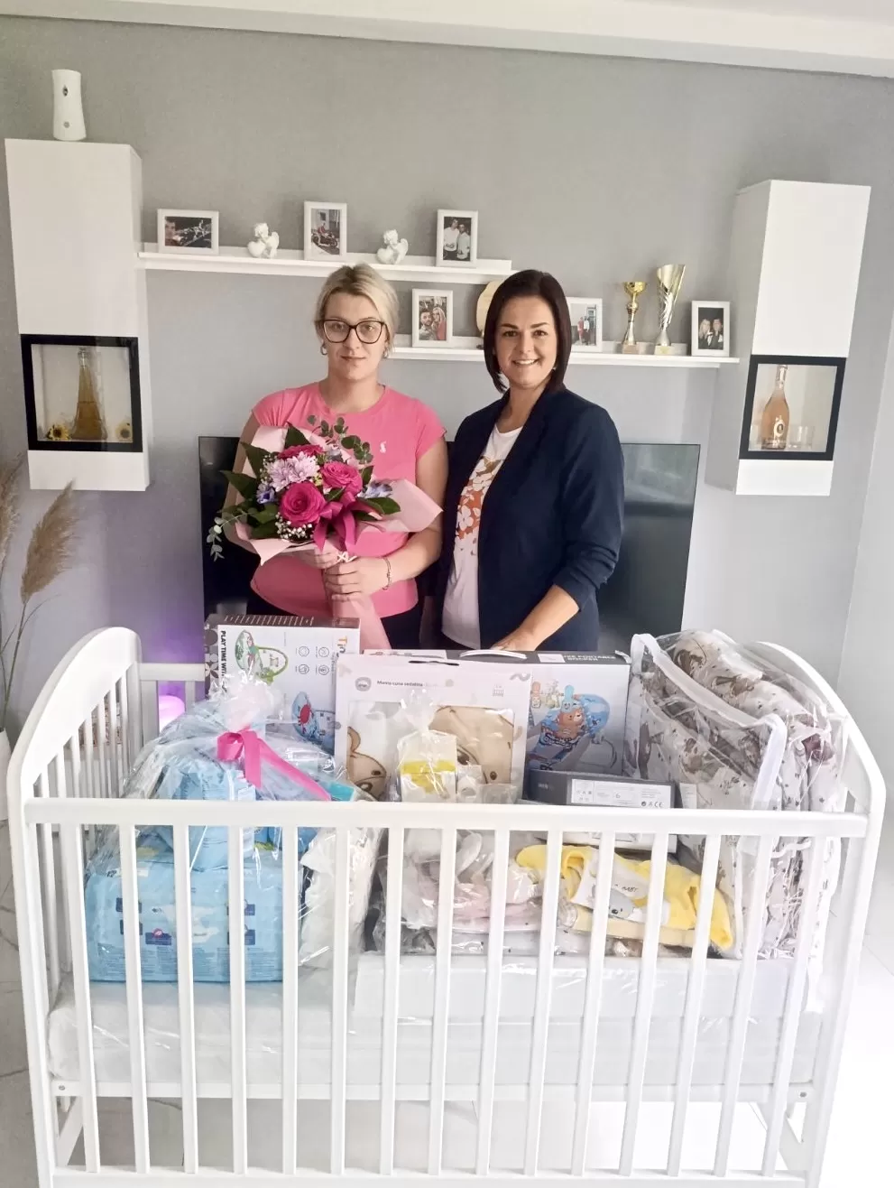 Slavonski Brod i dalje uz roditelje – nova podjela opreme za bebe