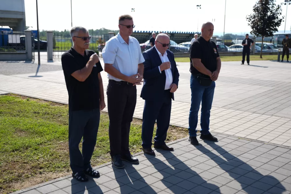 Uz pripadnike Počasno zaštitne bojne u Kutjevu visoki dužnosnici položili vijence i zapalili svijeće na Groblju sv. Marka 