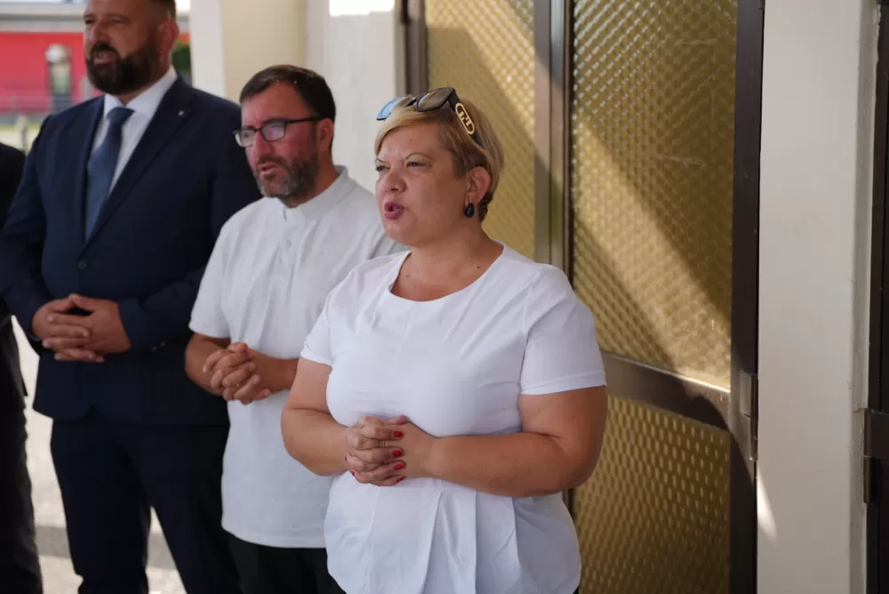 Uz pripadnike Počasno zaštitne bojne u Kutjevu visoki dužnosnici položili vijence i zapalili svijeće na Groblju sv. Marka 