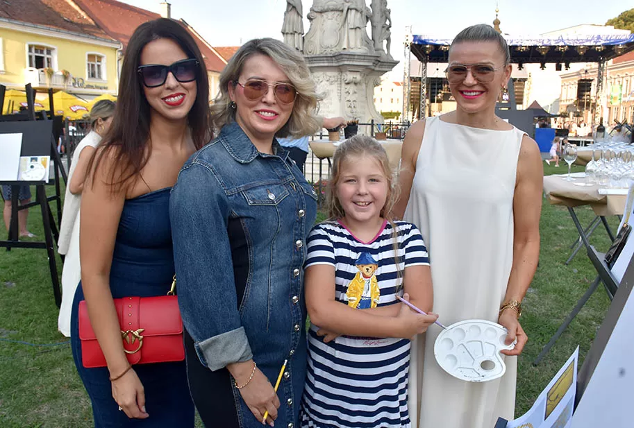 (FOTOGALERIJA) SVEČANA FESTIVALSKA POVORKA ULICAMA GRADA: Pokazana ljepta baštine koja krasi Požešku kotlinu
