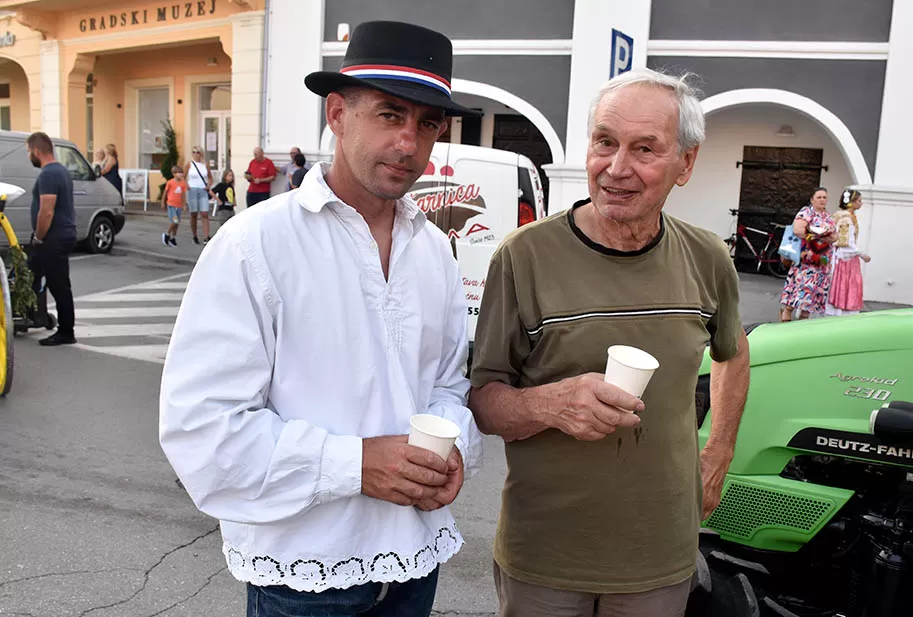 (FOTOGALERIJA) SVEČANA FESTIVALSKA POVORKA ULICAMA GRADA: Pokazana ljepta baštine koja krasi Požešku kotlinu