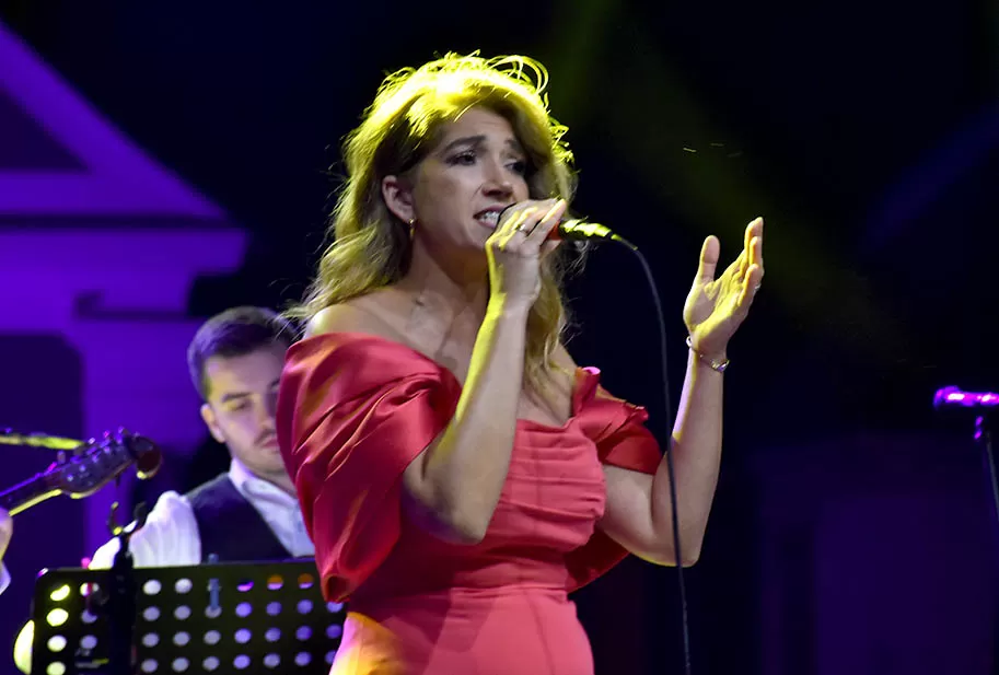 Za najgizdaviju Šokicu izabrana Angela Butorac iz Starih Mikanovaca, prvu pratilju Eva Svjetličić iz Jakšića, a drugu Veronika Mataić iz Starog Topolja