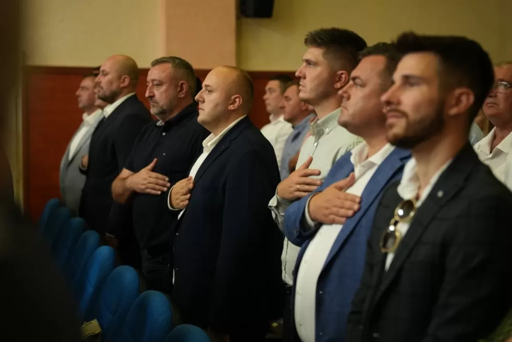 Mladi brodsko-posavski općinski načelnici i među njima jedan malo stariji na proslavi Dana grada Kutjeva