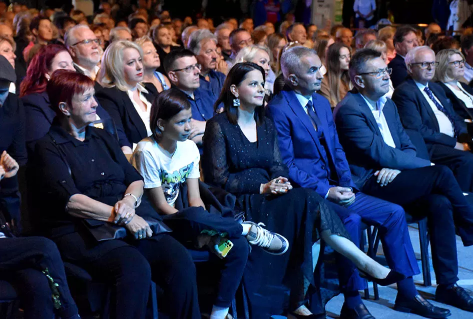 (FOTOGALERIJA) Festivalski koncert u čast Ćiri Gašparcu- obitelji plaketa zahvale za njegov doprinos glazbenoj baštini