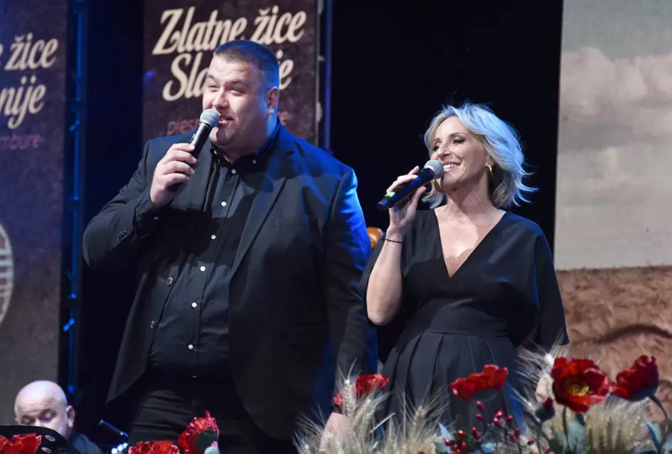 (FOTOGALERIJA) Festivalski koncert u čast Ćiri Gašparcu- obitelji plaketa zahvale za njegov doprinos glazbenoj baštini