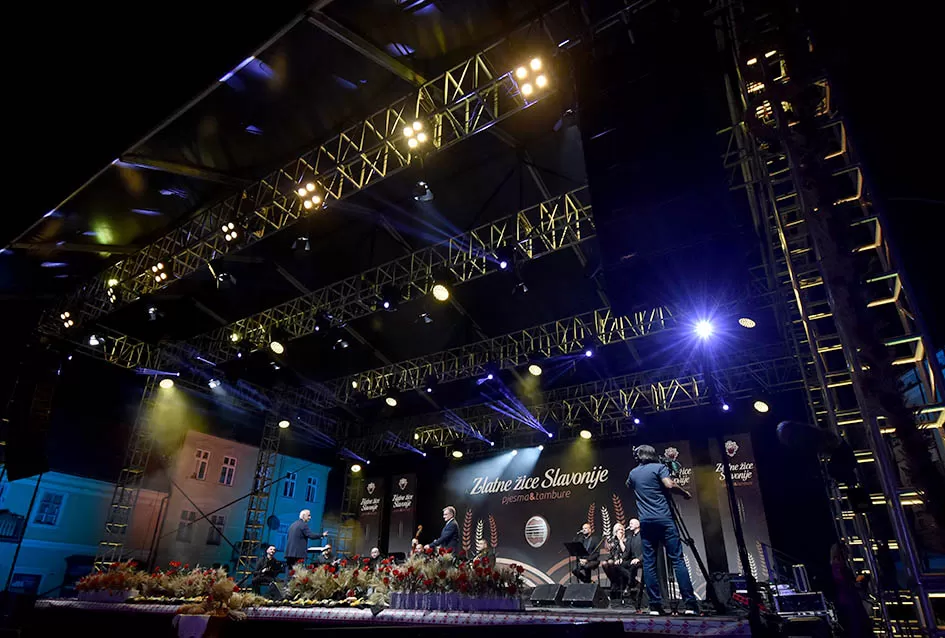 (FOTOGALERIJA) Festivalski koncert u čast Ćiri Gašparcu- obitelji plaketa zahvale za njegov doprinos glazbenoj baštini