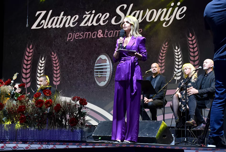 (FOTOGALERIJA) Festivalski koncert u čast Ćiri Gašparcu- obitelji plaketa zahvale za njegov doprinos glazbenoj baštini