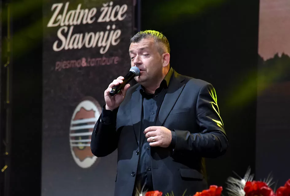 (FOTOGALERIJA) Festivalski koncert u čast Ćiri Gašparcu- obitelji plaketa zahvale za njegov doprinos glazbenoj baštini