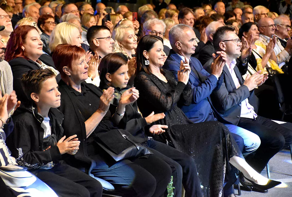 (FOTOGALERIJA) Festivalski koncert u čast Ćiri Gašparcu- obitelji plaketa zahvale za njegov doprinos glazbenoj baštini