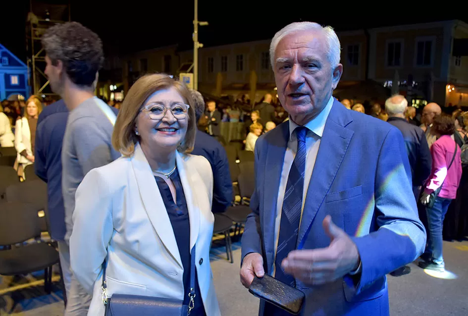 (FOTOGALERIJA) Festivalski koncert u čast Ćiri Gašparcu- obitelji plaketa zahvale za njegov doprinos glazbenoj baštini