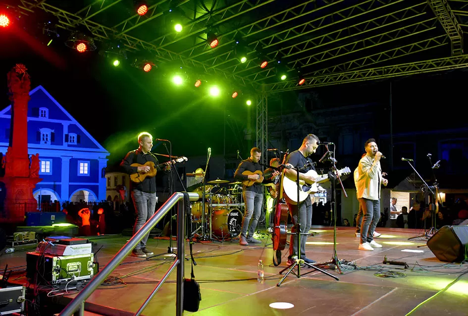(FOTOGALERIJA) Festivalski koncert u čast Ćiri Gašparcu- obitelji plaketa zahvale za njegov doprinos glazbenoj baštini
