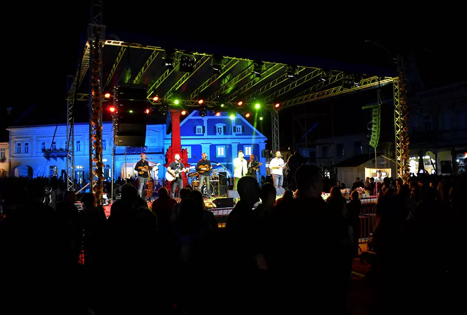 (FOTOGALERIJA) Festivalski koncert u čast Ćiri Gašparcu- obitelji plaketa zahvale za njegov doprinos glazbenoj baštini