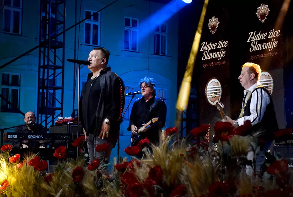 (FOTOGALERIJA) Festivalski koncert u čast Ćiri Gašparcu- obitelji plaketa zahvale za njegov doprinos glazbenoj baštini