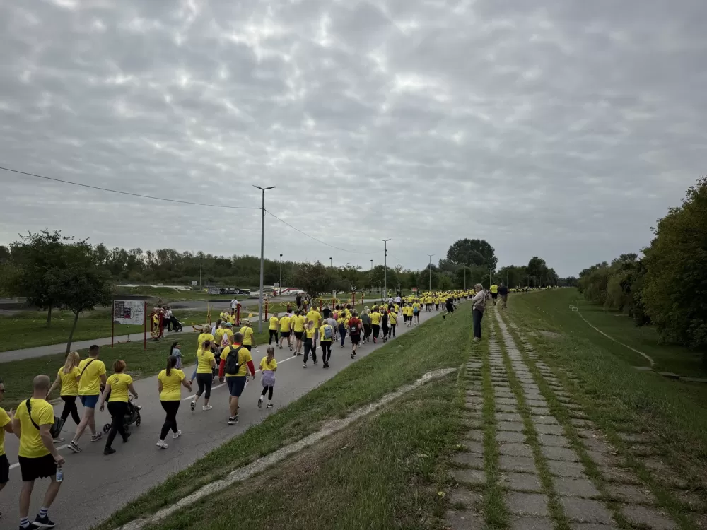 (FOTOGALERIJA) Donacijska utrka ʼZnanjem i prevencijom do zdravljaʼ okupila Brođane svih generacija