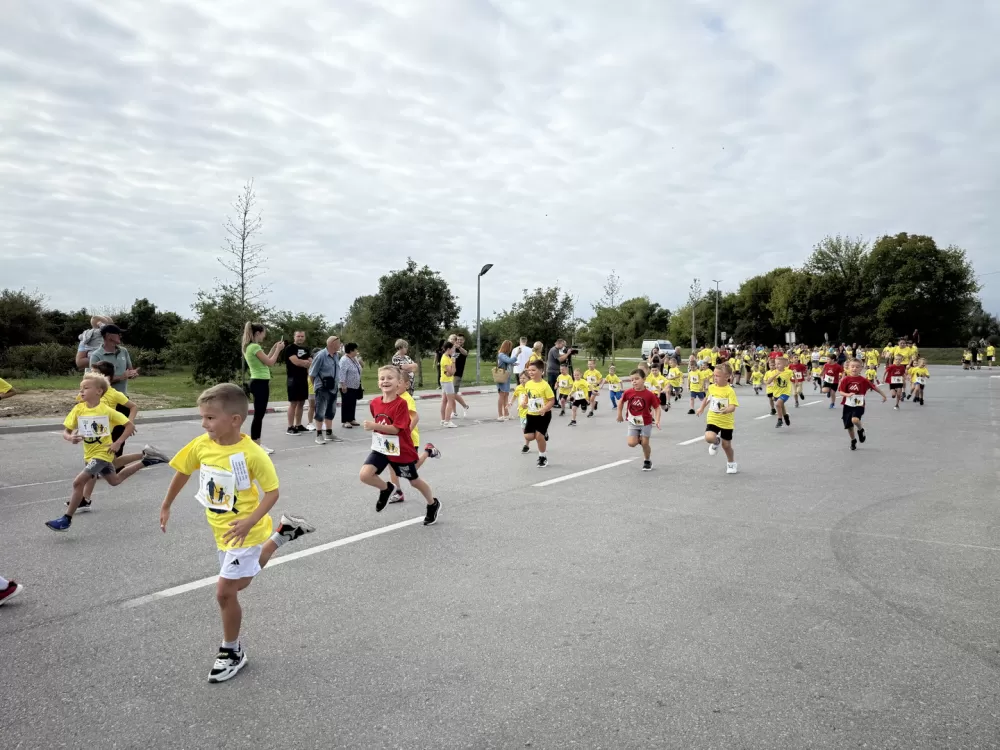 (FOTOGALERIJA) Donacijska utrka ʼZnanjem i prevencijom do zdravljaʼ okupila Brođane svih generacija