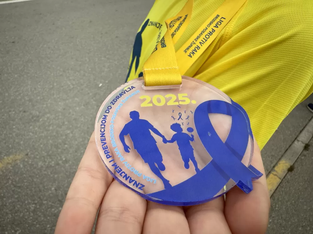 (FOTOGALERIJA) Donacijska utrka ʼZnanjem i prevencijom do zdravljaʼ okupila Brođane svih generacija