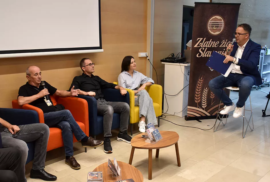 (VELIKA FOTOGALERIJA) Zlatne žice  Slavonije iznjedrile nove tamburaške hitove