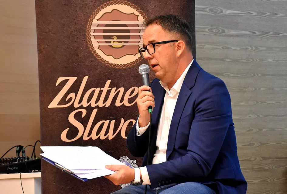 (VELIKA FOTOGALERIJA) Zlatne žice  Slavonije iznjedrile nove tamburaške hitove
