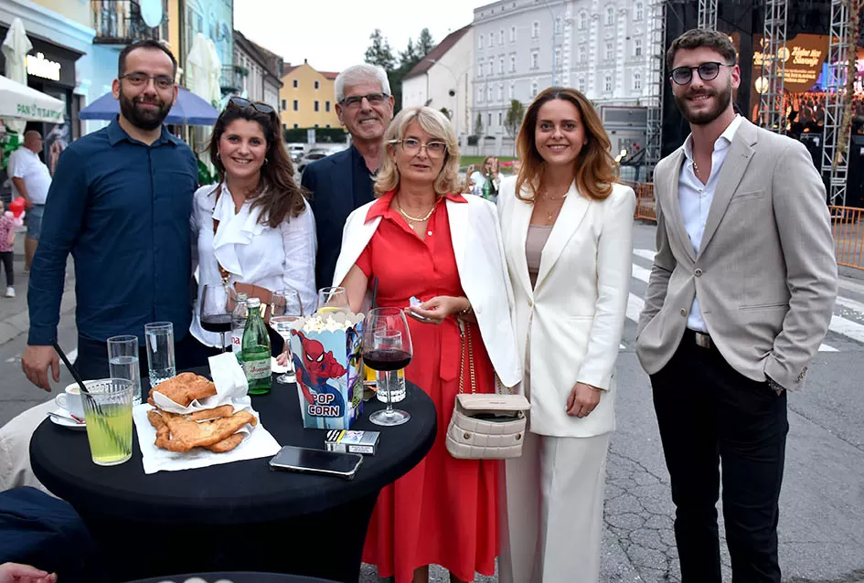 (VELIKA FOTOGALERIJA) Zlatne žice  Slavonije iznjedrile nove tamburaške hitove