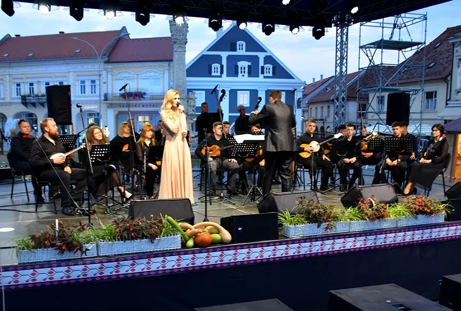 (VELIKA FOTOGALERIJA) Zlatne žice  Slavonije iznjedrile nove tamburaške hitove