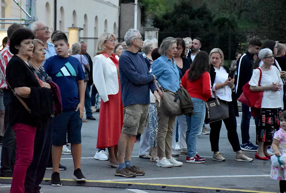 (VELIKA FOTOGALERIJA) Zlatne žice  Slavonije iznjedrile nove tamburaške hitove