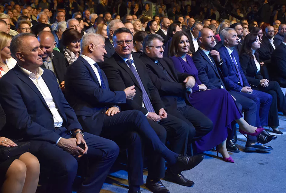 (VELIKA FOTOGALERIJA) Zlatne žice  Slavonije iznjedrile nove tamburaške hitove