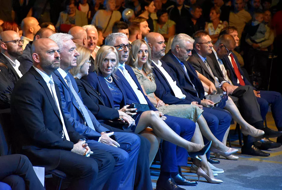 (VELIKA FOTOGALERIJA) Zlatne žice  Slavonije iznjedrile nove tamburaške hitove