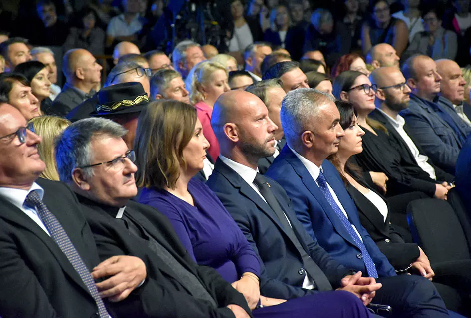 (VELIKA FOTOGALERIJA) Zlatne žice  Slavonije iznjedrile nove tamburaške hitove