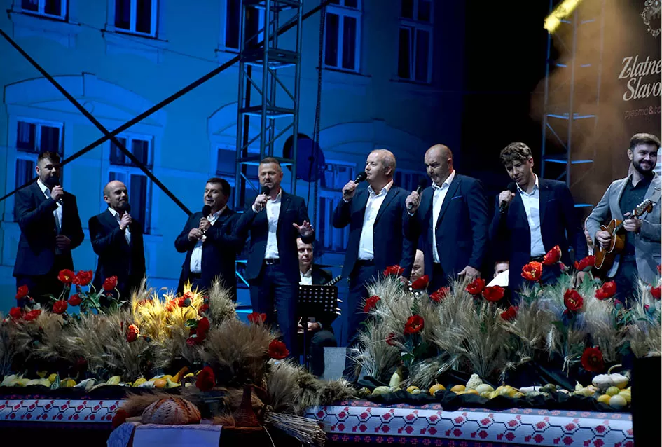 (VELIKA FOTOGALERIJA) Zlatne žice  Slavonije iznjedrile nove tamburaške hitove