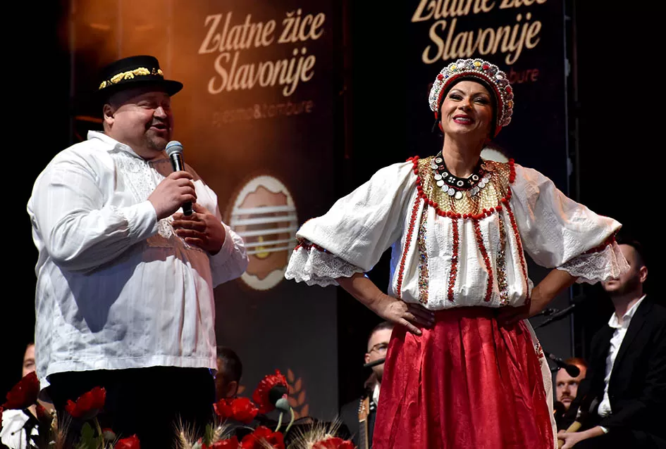 (VELIKA FOTOGALERIJA) Zlatne žice  Slavonije iznjedrile nove tamburaške hitove