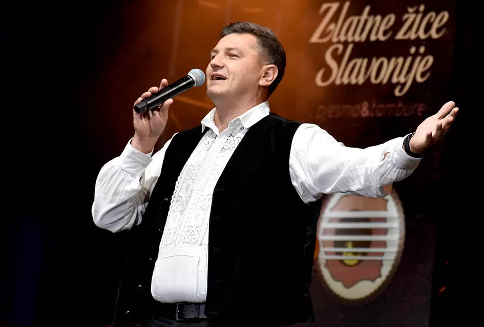 (VELIKA FOTOGALERIJA) Zlatne žice  Slavonije iznjedrile nove tamburaške hitove