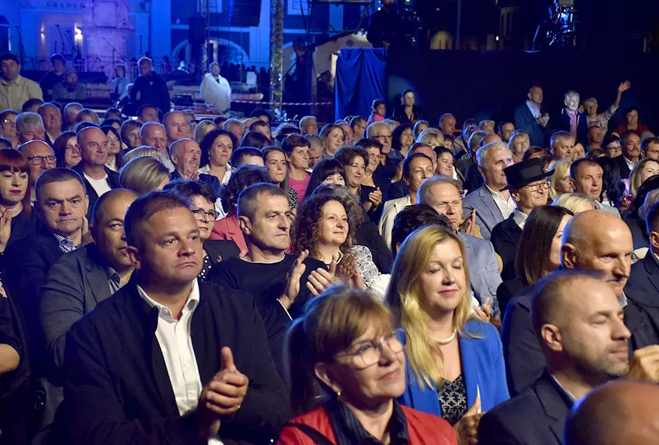 (VELIKA FOTOGALERIJA) Zlatne žice  Slavonije iznjedrile nove tamburaške hitove