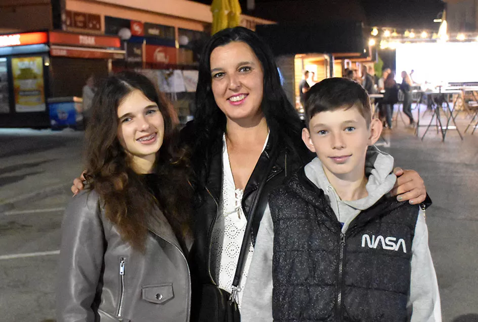 (VELIKA FOTOGALERIJA) Zlatne žice  Slavonije iznjedrile nove tamburaške hitove