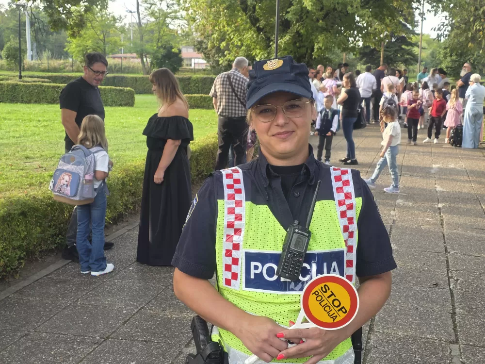 Sigurno do škole: Svakog rujna policijska službenica Sandra savjetuje prvašiće kako se ponašati u prometu