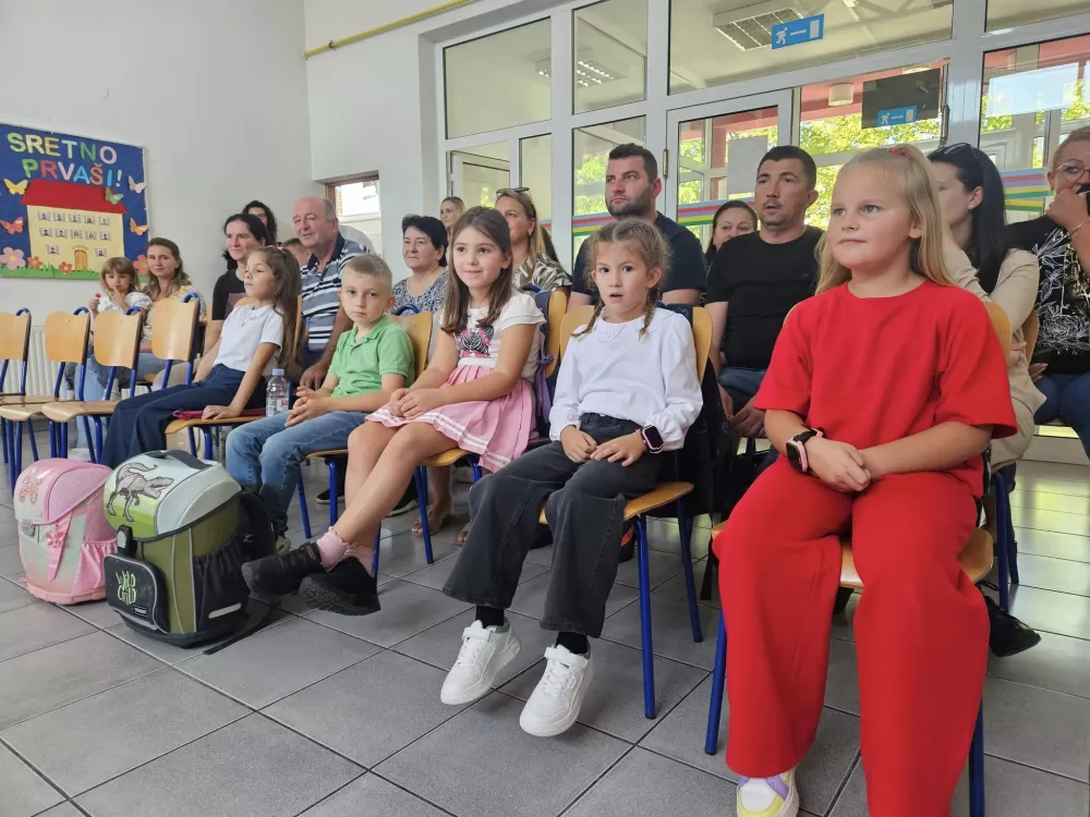 Slavonsko-brodska televizija darivala prvašiće