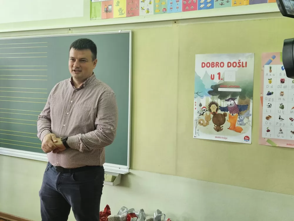 Slavonsko-brodska televizija darivala prvašiće