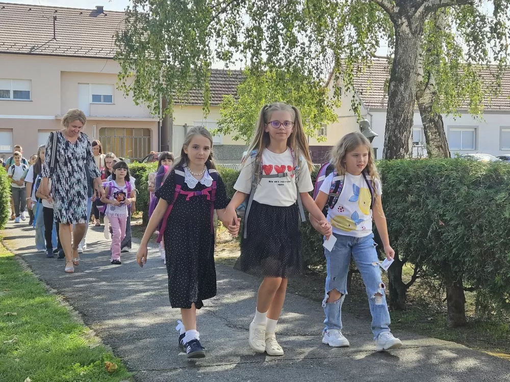 Slavonsko-brodska televizija darivala prvašiće