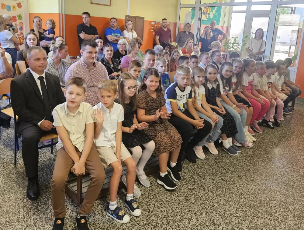 Slavonsko-brodska televizija darivala prvašiće